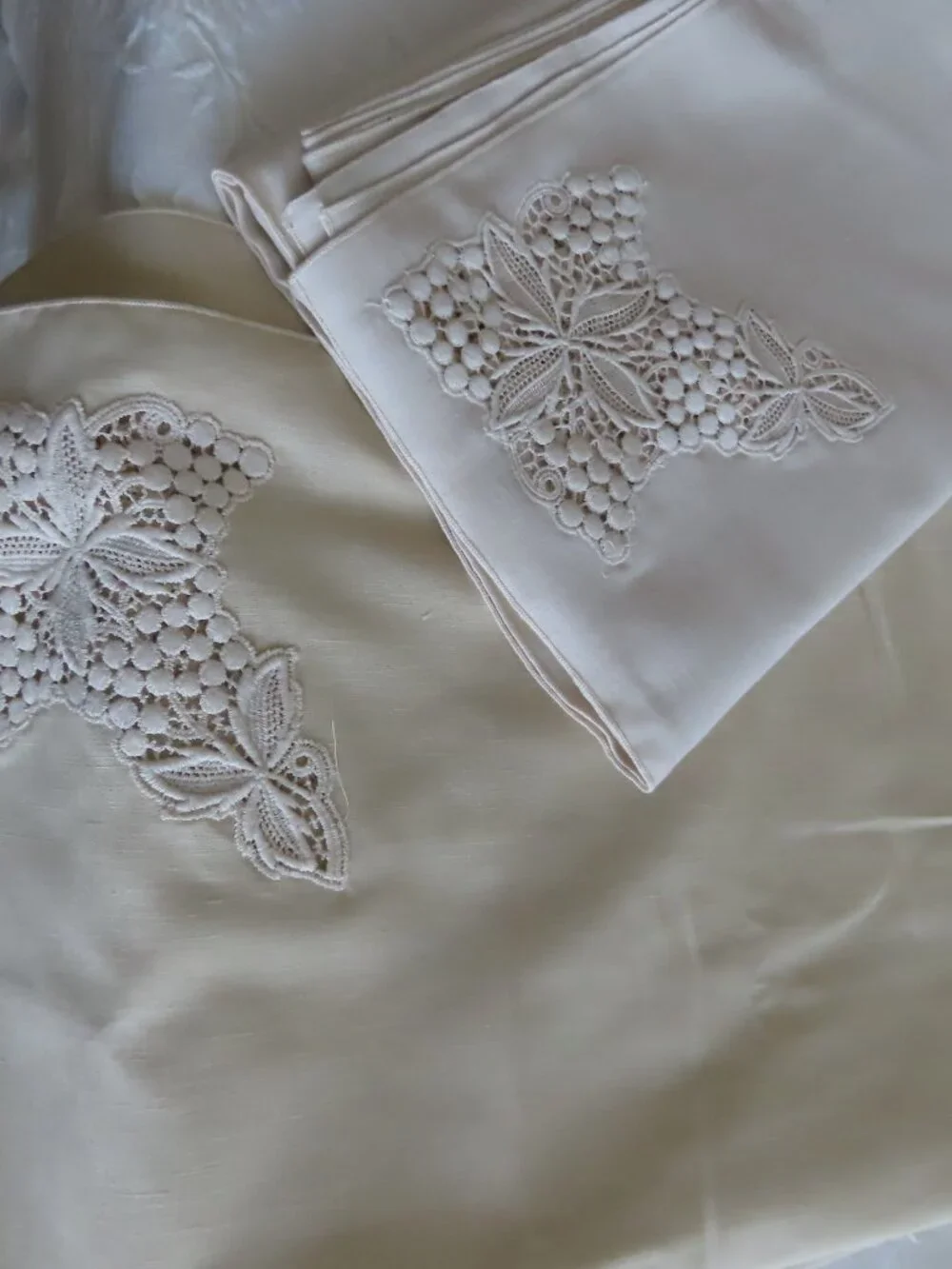 2 LINEN EMBROIDERED TABLECLOTHS